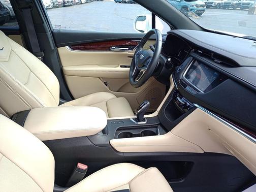 2017 Cadillac XT5 Premium Luxury