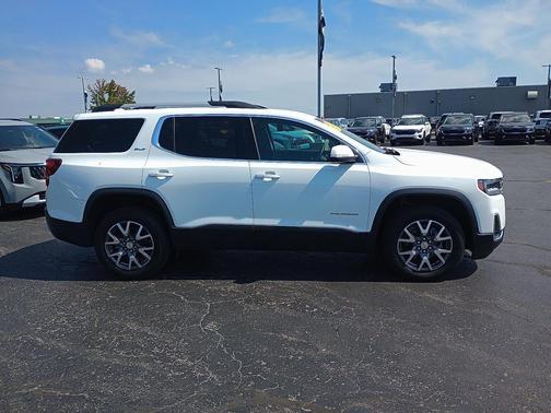 2023 GMC Acadia AWD SLT