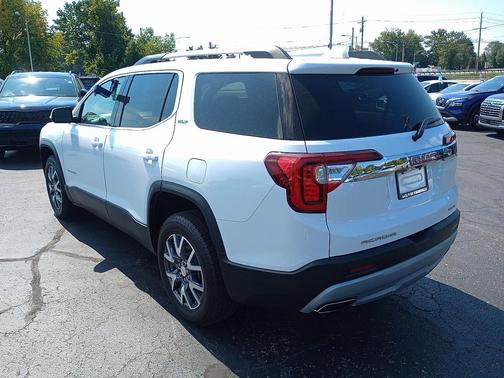 2023 GMC Acadia AWD SLT