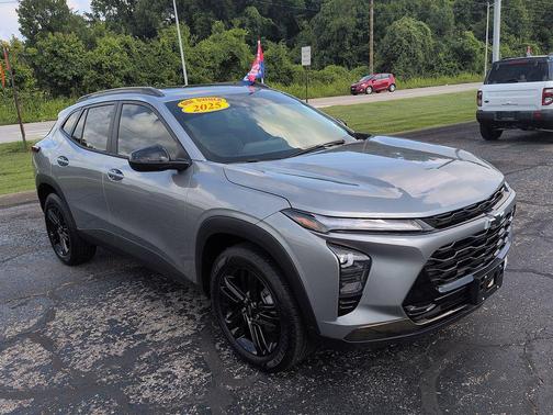 Sterling Gray Metallic 2025 Chevrolet Trax FWD ACTIV