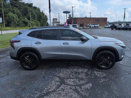 Sterling Gray Metallic 2025 Chevrolet Trax FWD ACTIV
