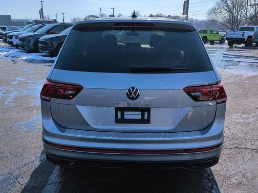 2022 Volkswagen Tiguan 2.0T SE R-Line Black