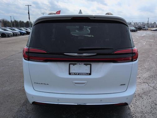 2021 Chrysler Pacifica Touring AWD