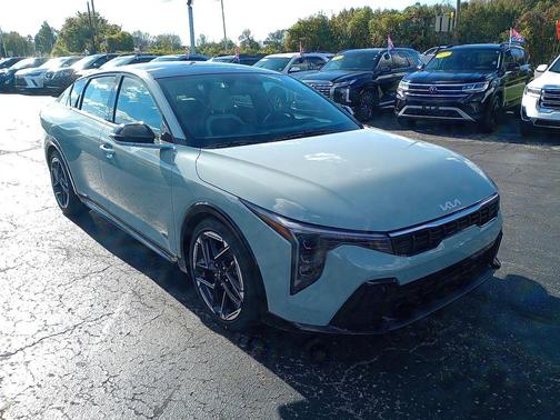 2025 Kia K4 GT-Line