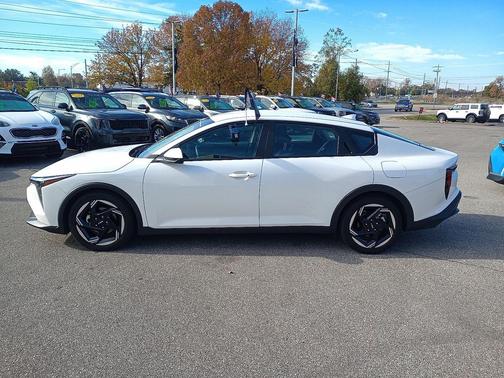 2025 Kia K4 EX