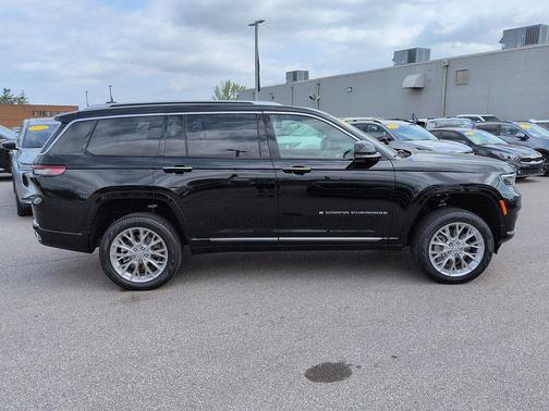 Diamond Black Crystal Pearlcoat 2021 Jeep Grand Cherokee L Summit