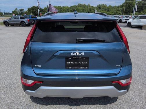 Mineral Blue 2024 Kia Niro EX