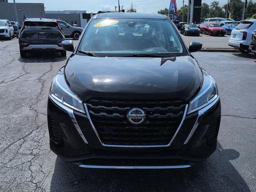Super Black 2021 Nissan Kicks S