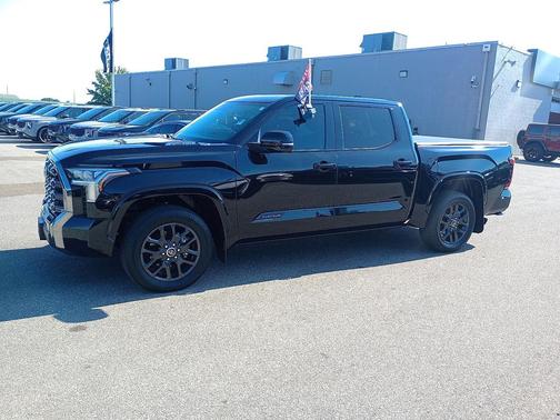 2023 Toyota Tundra Hybrid Platinum