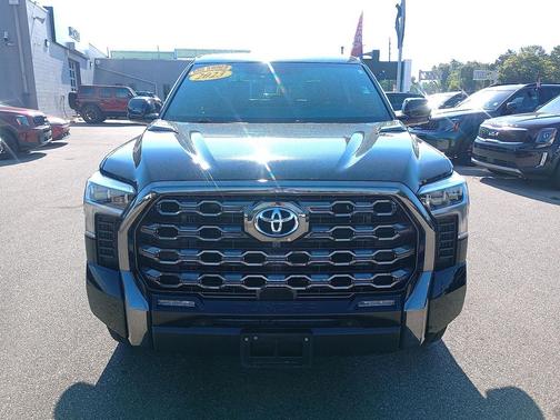 2023 Toyota Tundra Hybrid Platinum