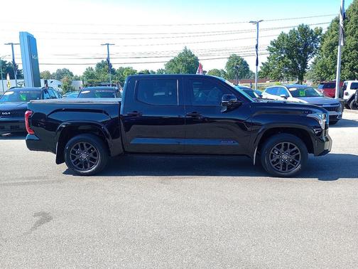 2023 Toyota Tundra Hybrid Platinum
