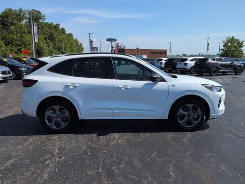 Oxford White 2023 Ford Escape ST-Line