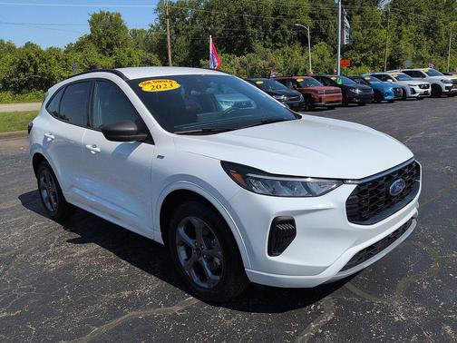 Oxford White 2023 Ford Escape ST-Line