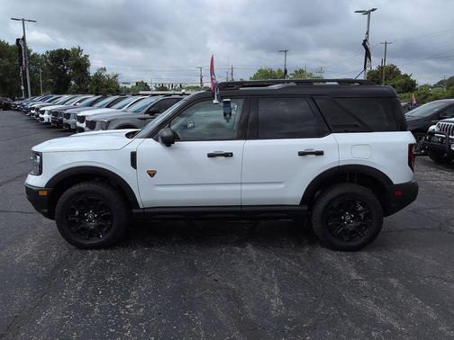 Oxford White 2025 Ford Bronco Sport Badlands