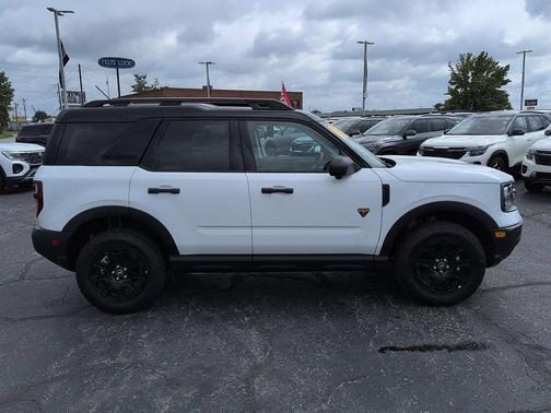 Oxford White 2025 Ford Bronco Sport Badlands