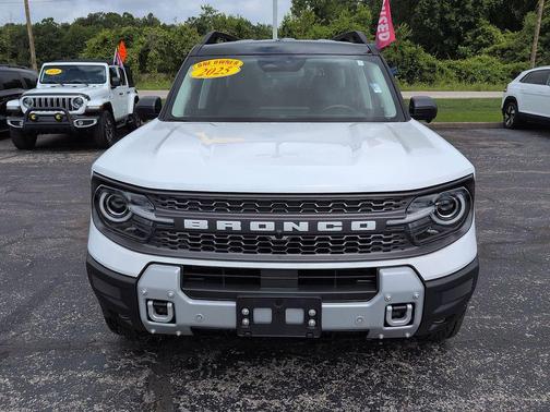 Oxford White 2025 Ford Bronco Sport Badlands