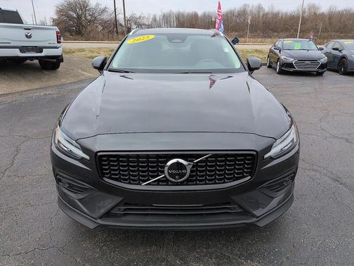 2025 Volvo V60 Cross Country Plus, B5 AWD Gas (mild hybrid)