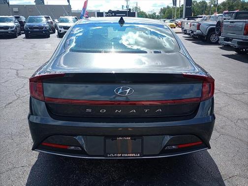 2022 Hyundai SONATA SE