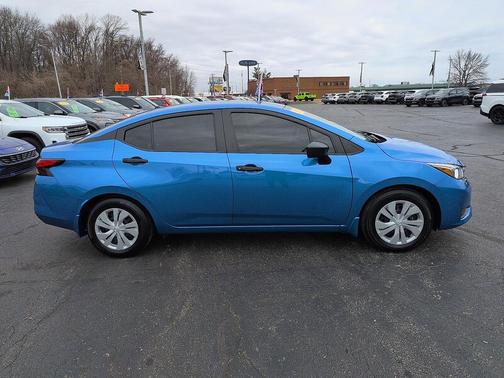 2023 Nissan Versa 1.6 S
