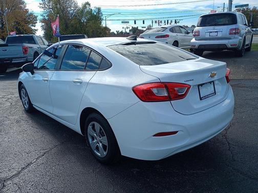 2018 Chevrolet Cruze LS