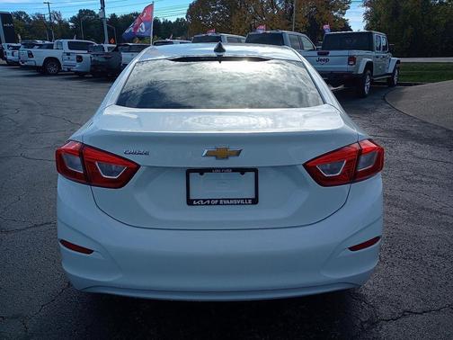 2018 Chevrolet Cruze LS