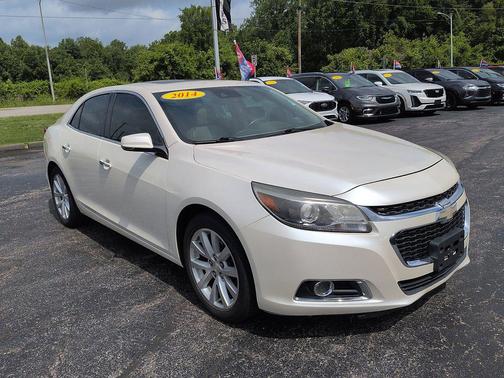White Diamond Tricoat 2014 Chevrolet Malibu 1LZ