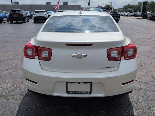 White Diamond Tricoat 2014 Chevrolet Malibu 1LZ
