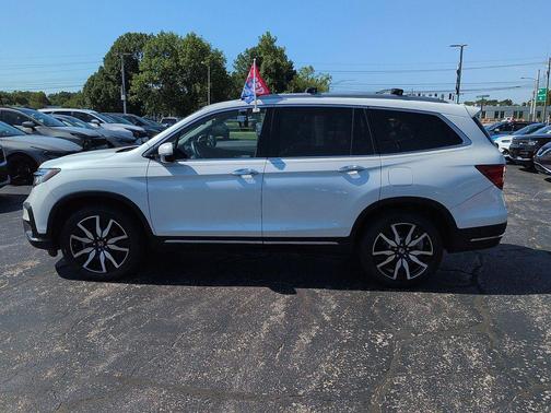 Platinum White Pearl 2021 Honda Pilot Touring 8-Passenger