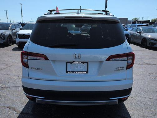 Platinum White Pearl 2021 Honda Pilot Touring 8-Passenger