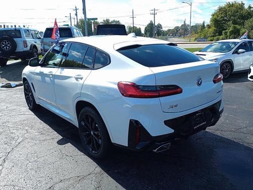 2024 BMW X4 xDrive30i