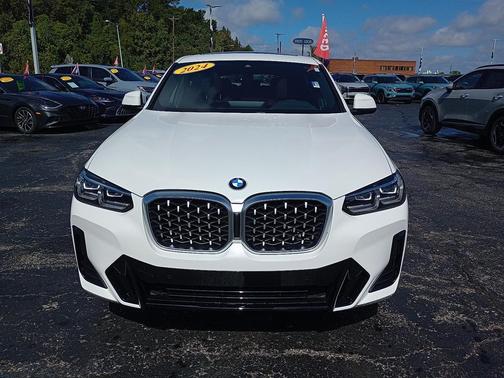 2024 BMW X4 xDrive30i