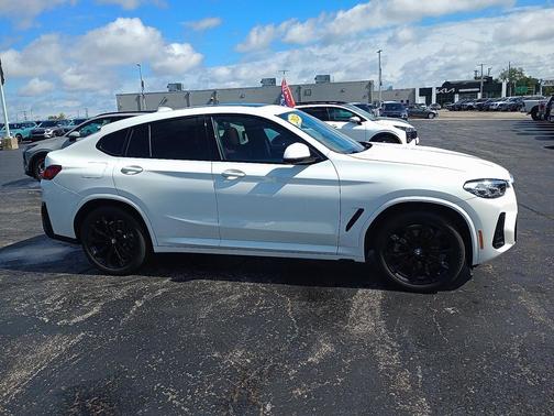 2024 BMW X4 xDrive30i