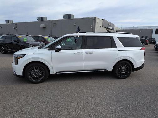 2026 Kia Carnival SX