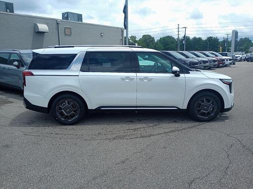 2026 Kia Carnival SX