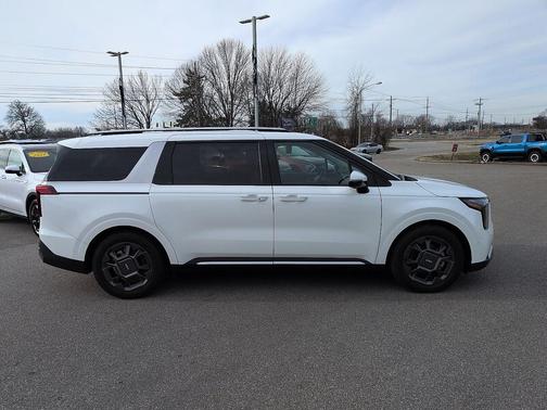 2026 Kia Carnival SX