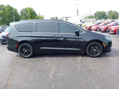 2020 Chrysler Voyager LXI