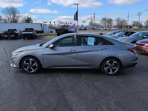 Fluid Metal 2023 Hyundai ELANTRA HEV Limited