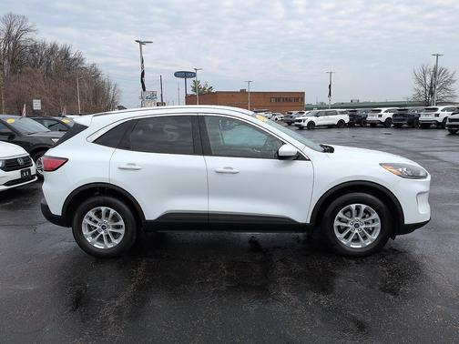 2021 Ford Escape SE