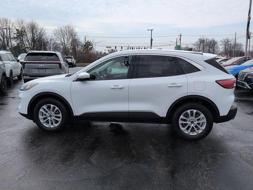 Oxford White 2021 Ford Escape SE