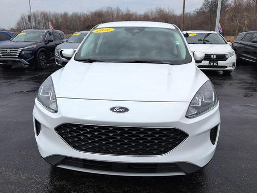 Oxford White 2021 Ford Escape SE