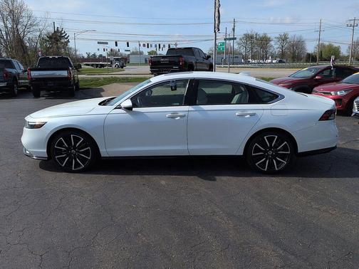 Platinum White Pearl 2023 Honda Accord Hybrid Touring