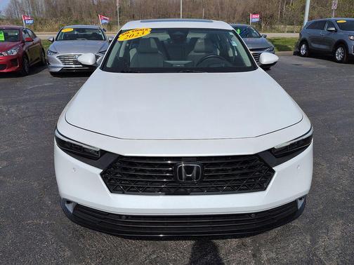 Platinum White Pearl 2023 Honda Accord Hybrid Touring