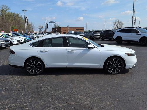 Platinum White Pearl 2023 Honda Accord Hybrid Touring