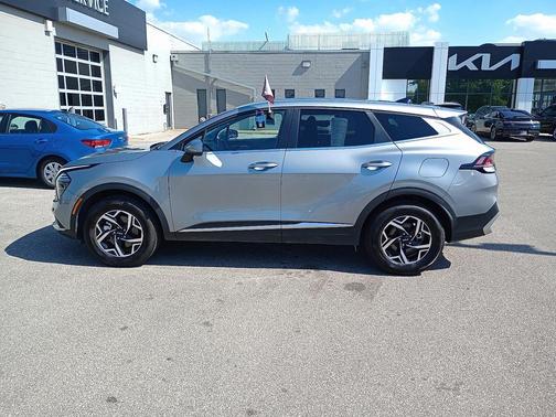 2024 Kia Sportage LX