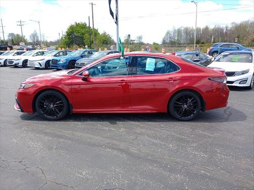 2024 Toyota Camry Hybrid SE