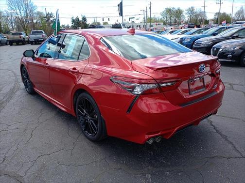 2024 Toyota Camry Hybrid SE
