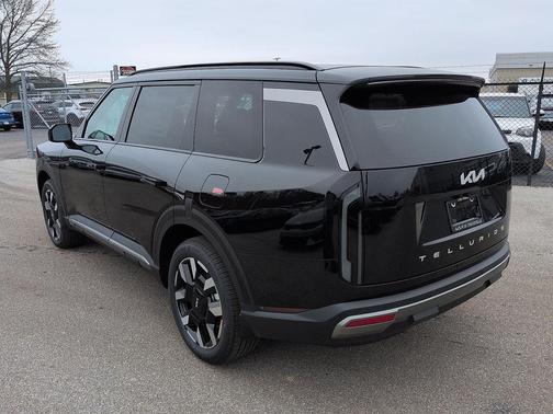 Ebony Black 2027 Kia Telluride S