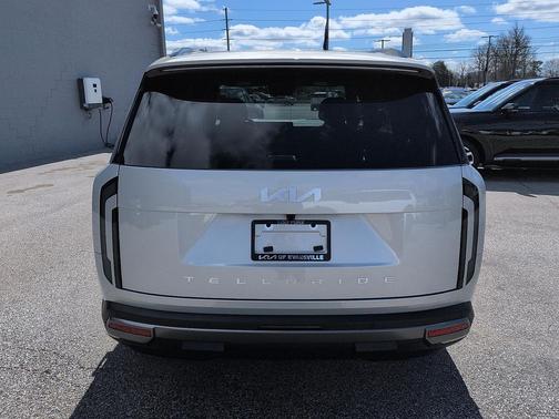 Ivory Silver 2027 Kia Telluride S