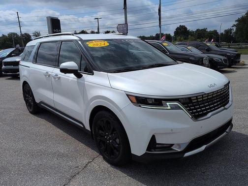 Snow White Pearl 2024 Kia Carnival SX