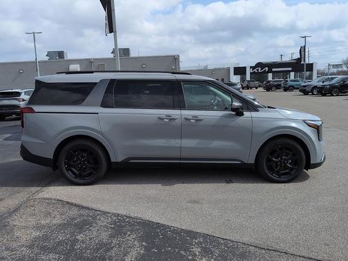 Ceramic Silver 2026 Kia Carnival SX